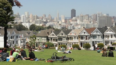 Alamo Square and the Painted Ladies, San Francisco - California (hoge resolutie: http://timenelisa.files.wordpress.com/2011/07/dsc01564.jpg)