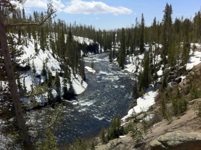 lewis river langs de south entrance road